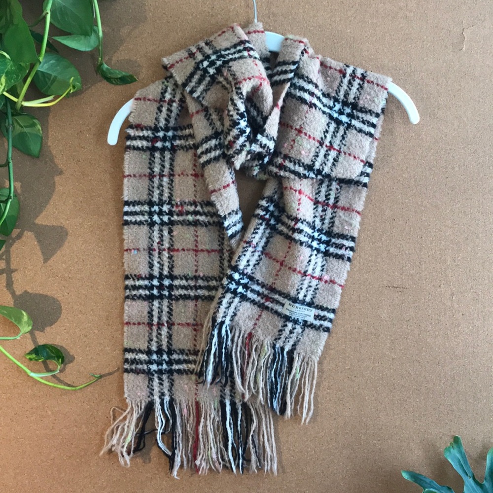 Knitted merino-polyester scarf